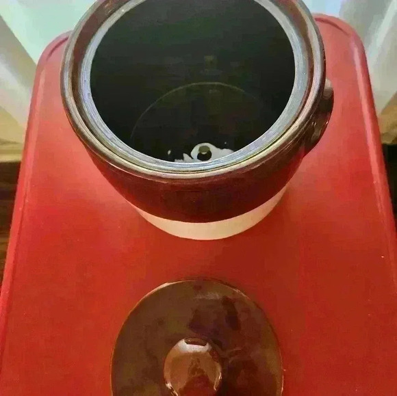 McCoy 1424 crock cookie jar - Picture 2 of 4